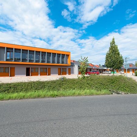 Motel Jetel Kraluv Dvur Экстерьер фото